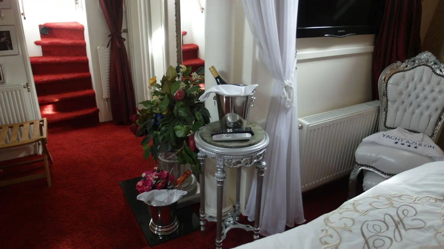 Maria Callas Yachthotel