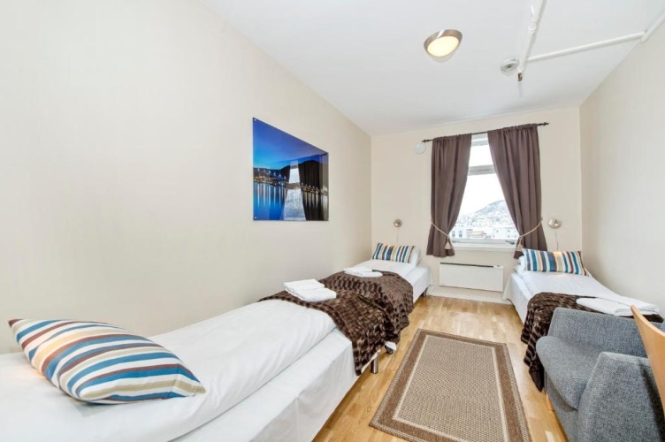 Standard Triple room