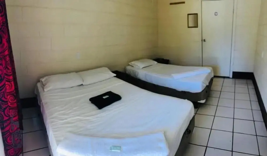 Transit Motel - Hostel