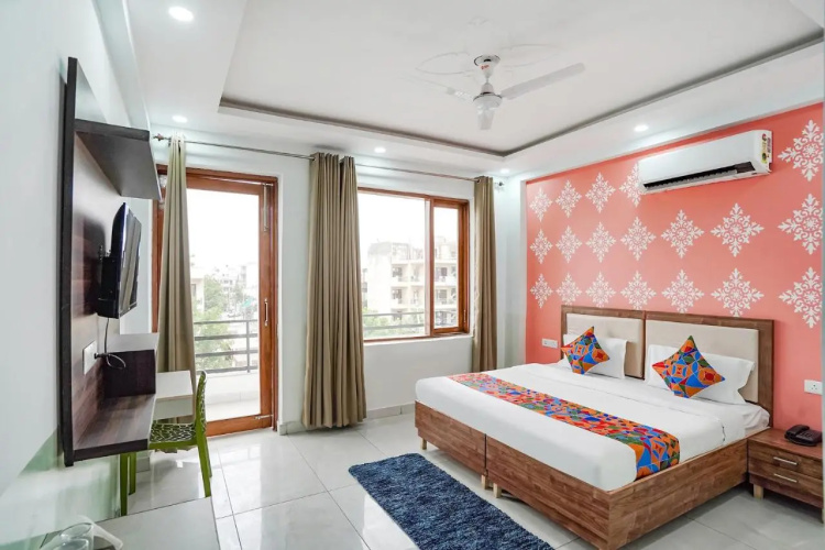 Fabhotel Tanvi Premium