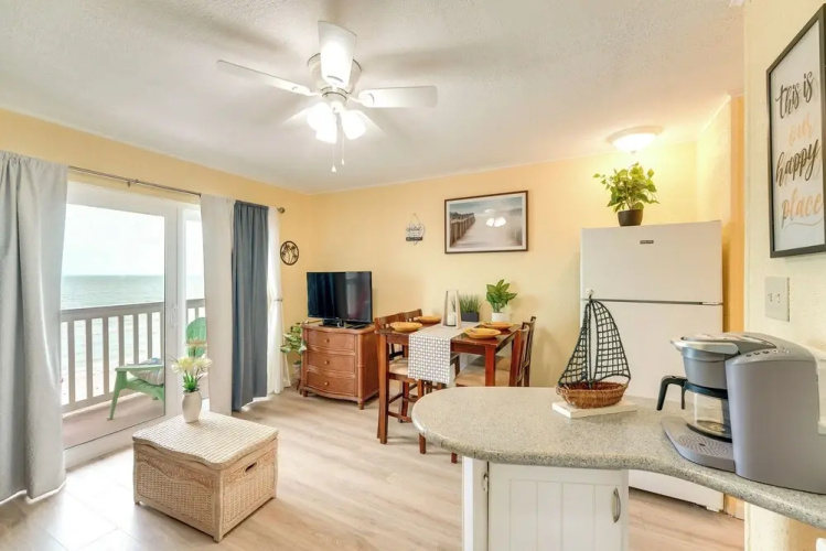 Beachfront Corpus Christi Condo w/ Pool Access!