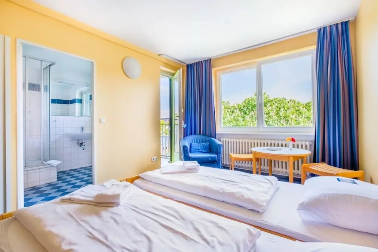 Standard Quadruple room with balcony