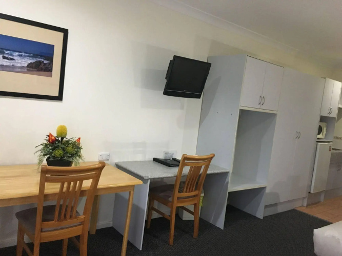 Lakeview Motor Inn