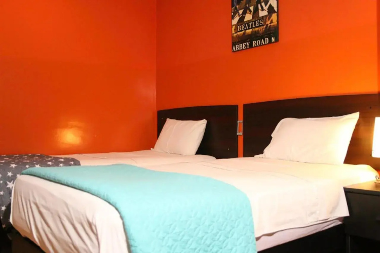 Hotel Venture