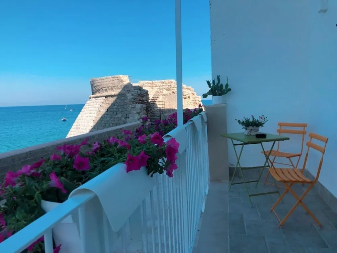 2 Bedrooms Suite with balcony and with sea view
