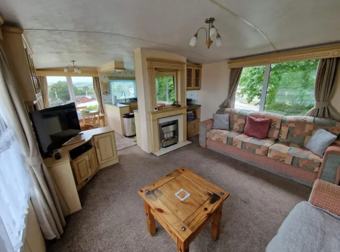 2 Bed Caravan - Sleeps 6 - Pets - Pool - Parking