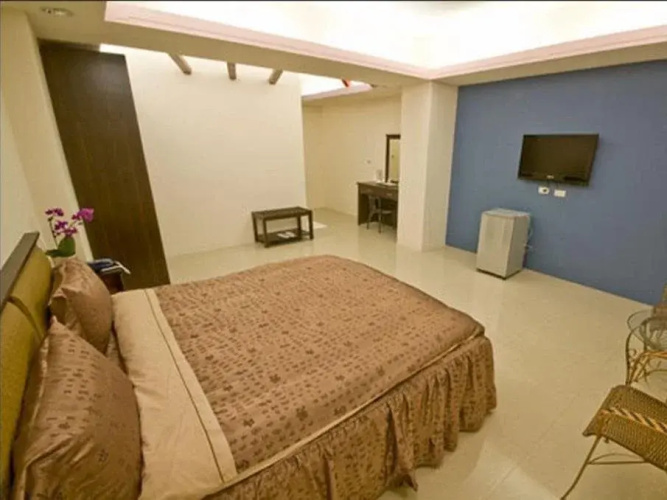 Yue Jing Commercial Hotel