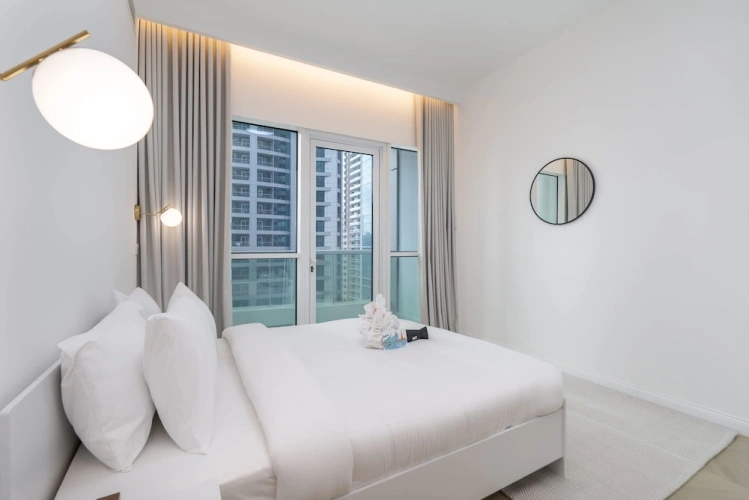 A Fabulous 1 Bedroom Apartment in Marina Pinnacle