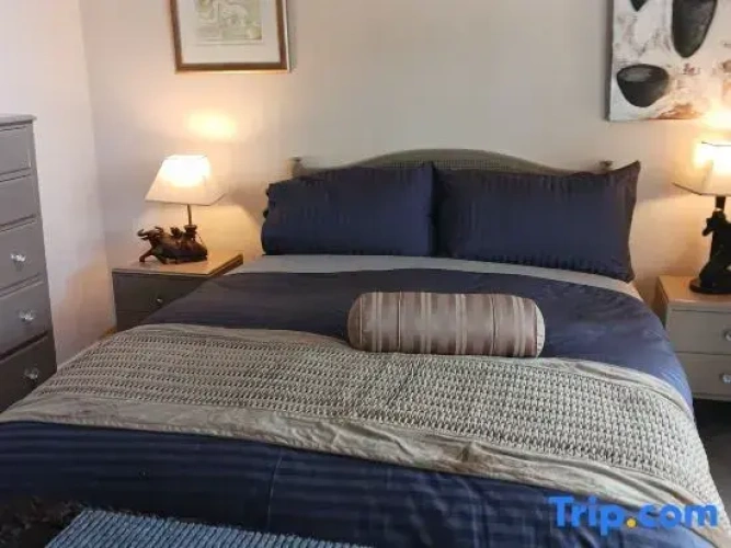 2 Bedrooms Double Suite