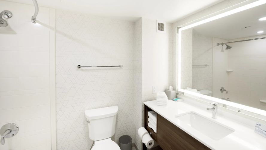 Holiday Inn Express & Suites Waterloo - St. Jacobs Area photo 10