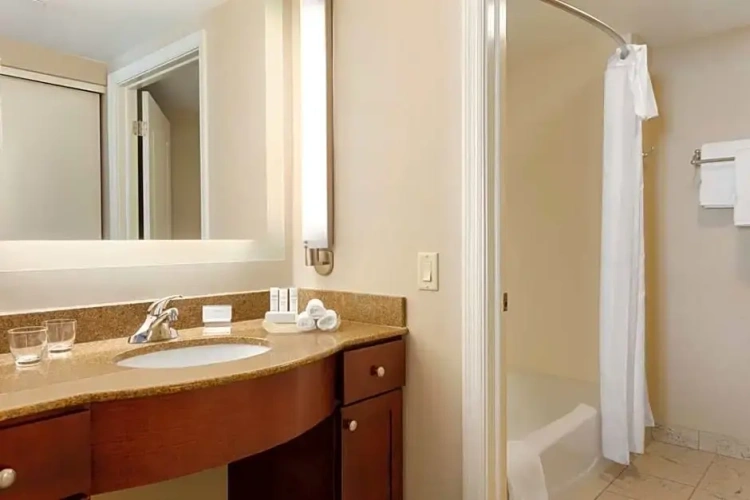 2 Bedrooms Sextuple Suite