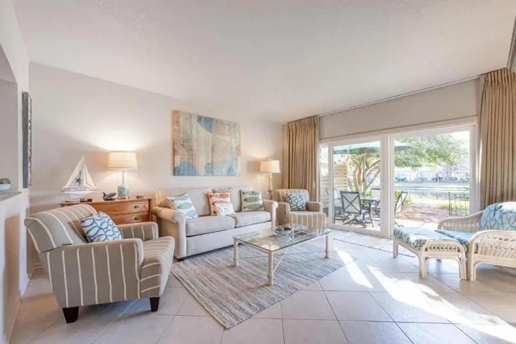 2 Bedrooms Apartment