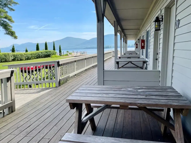 Waters Edge Lodge
