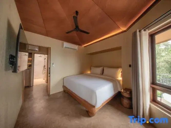 2 Bedrooms Villa
