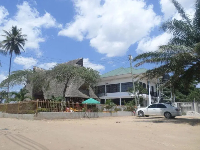 Flamingo Garden Inn & Hotel