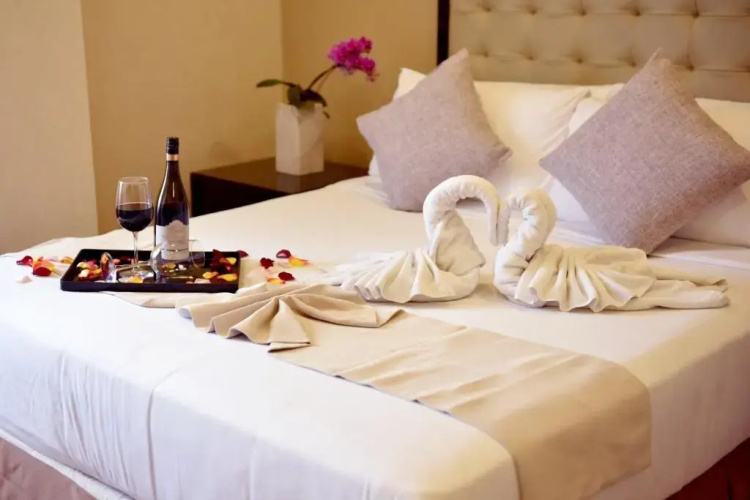 Aura One Hotel