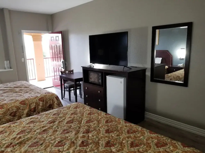 Executive Inn & Suites