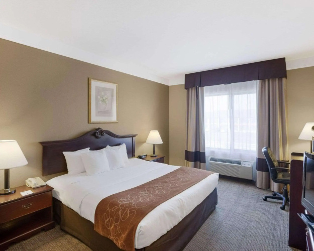 Comfort Suites Plainview