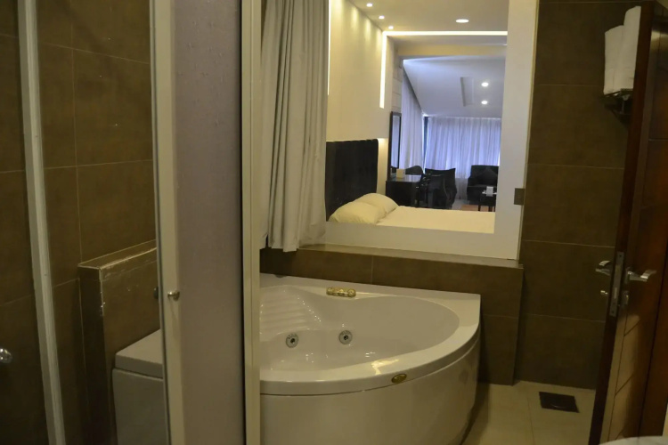 Platinum Hotel