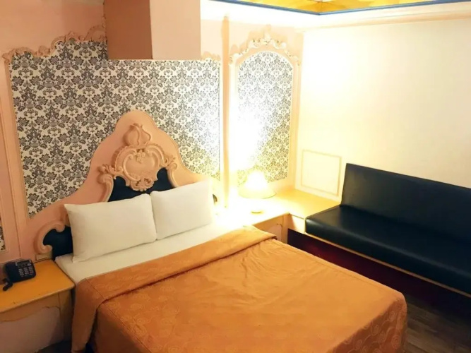 Wenqing Hotel
