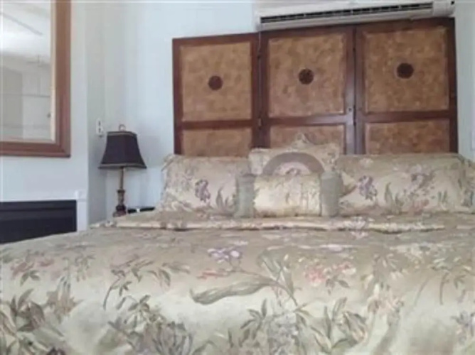 Victorian House Bed & Breakfast