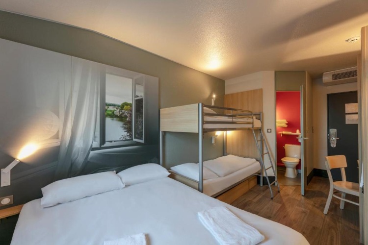 Quadruple room