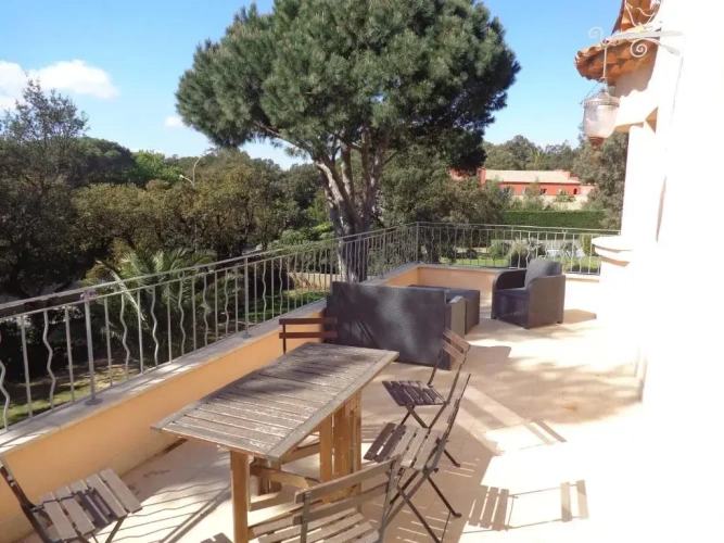 2 Bedrooms Premium Apartment with sea view