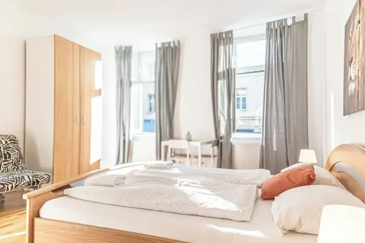 3BR Belvedere Bookable for Long Stays