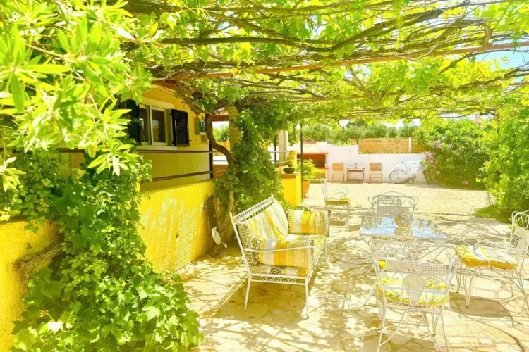TETRAKTYS estate