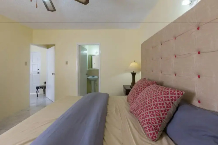 Kgn Most Centrally Located One Bdrm II