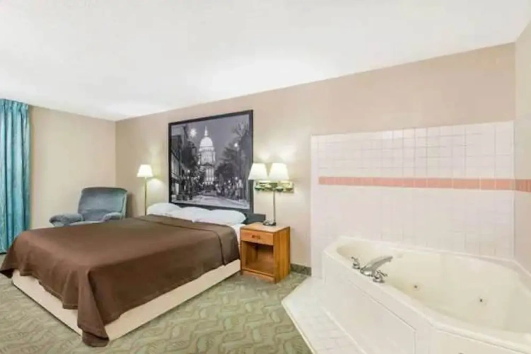 Standard Suite
