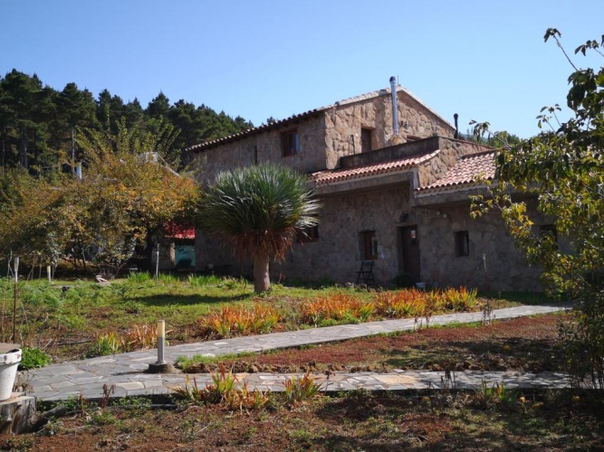 2 Bedrooms Cottage