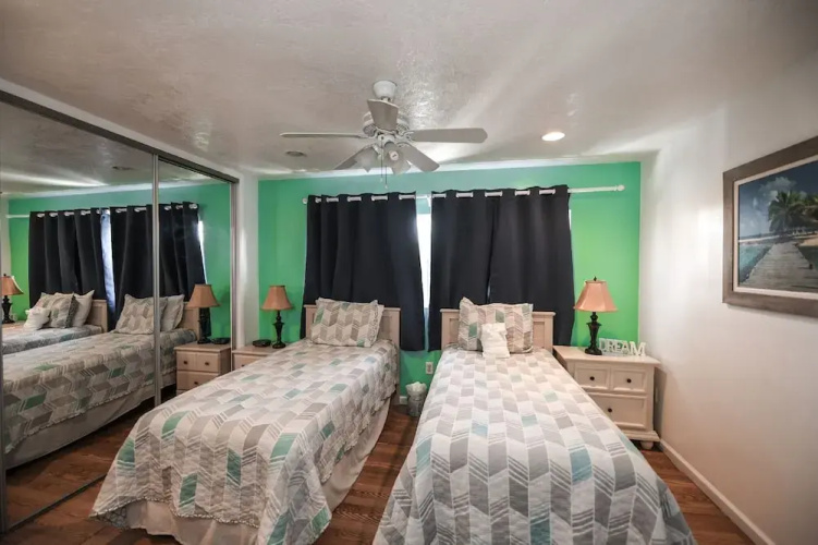 LJ's Cottages by Beachside Management