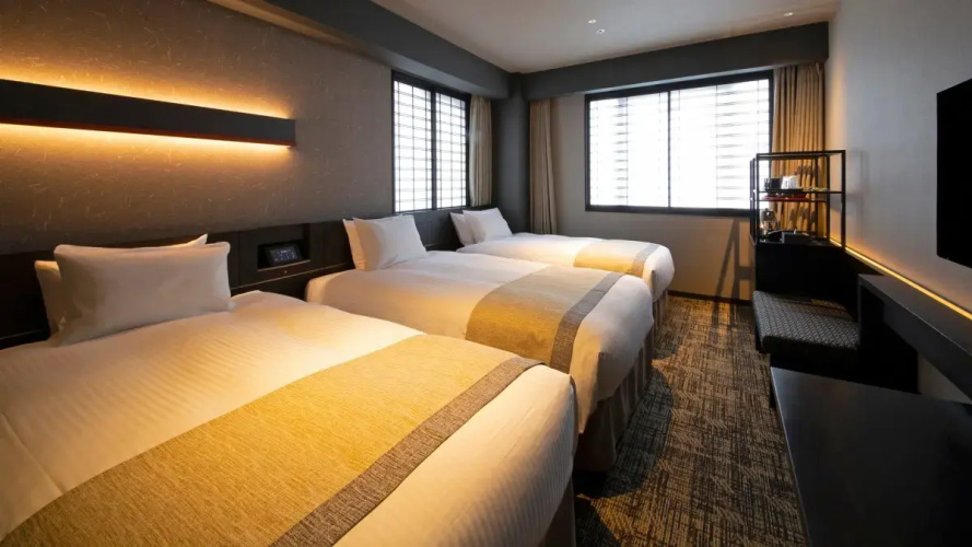 Moderate Triple room