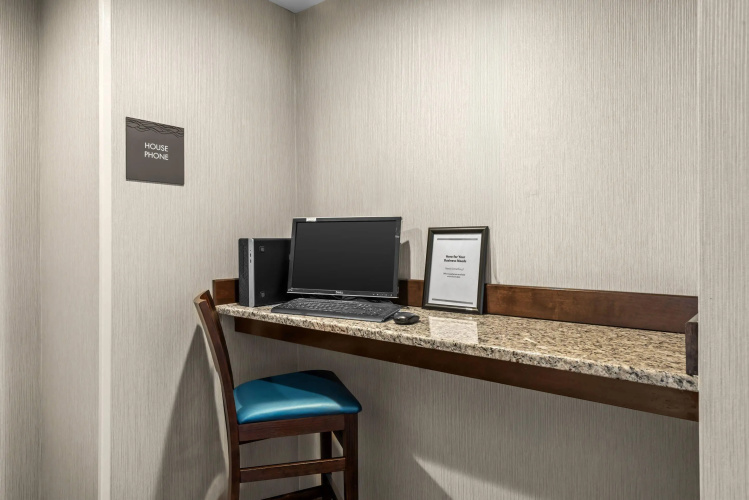 Comfort Inn & Suites Airport photo 6