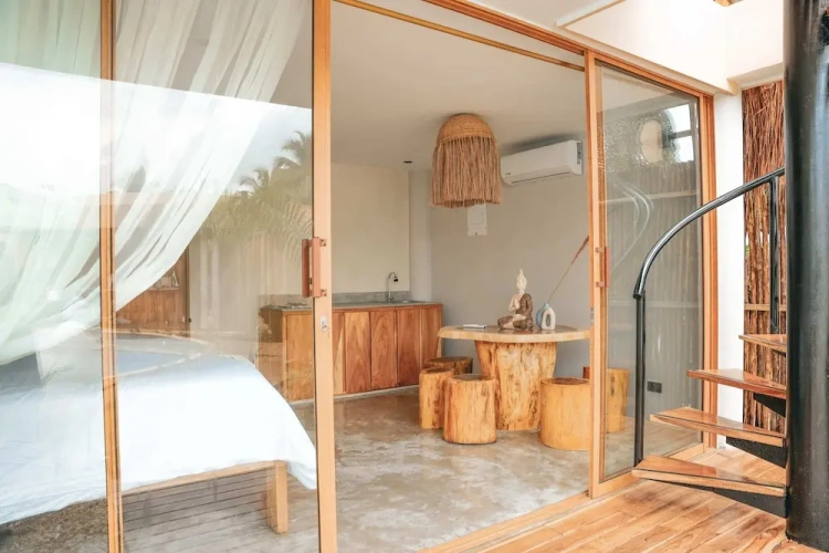 Superior Suite with pool view