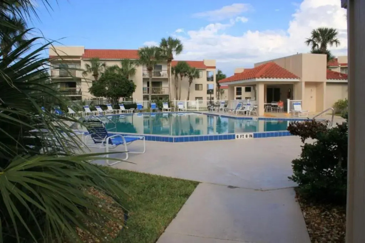 Ocean Village Club L16