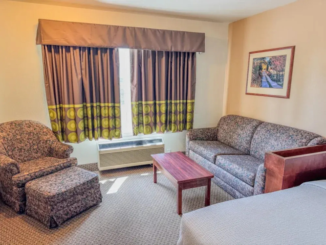 Super 8 High River AB