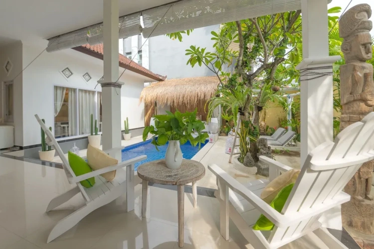 2 Bedrooms Villa