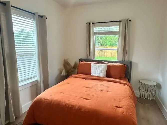 Cozy 3BR Retreat With Yard