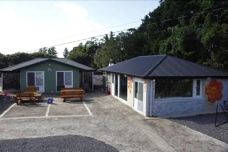 Bori Guesthouse - Hostel