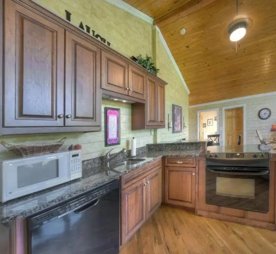 3 Bedrooms Cottage