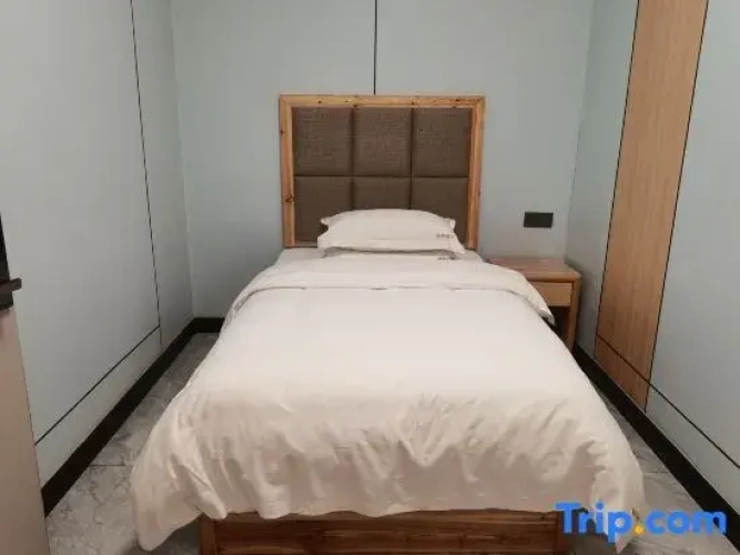 Economy Suite