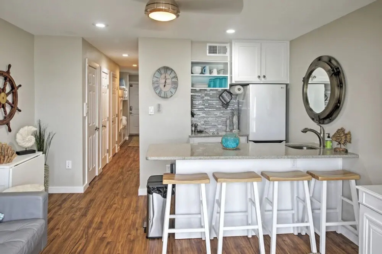 Beachfront Corpus Christi Condo w/ Deck & Views!