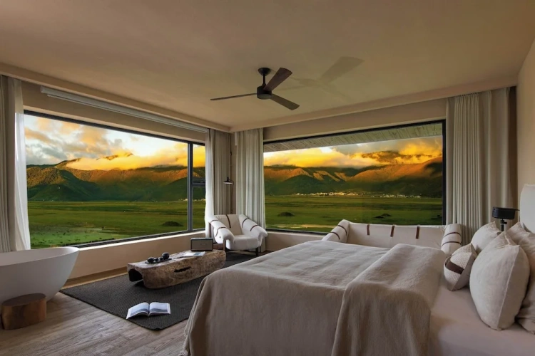 Comfort Attic Suite with land view