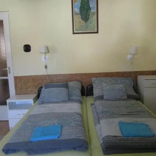 3 Bedrooms Apartment
