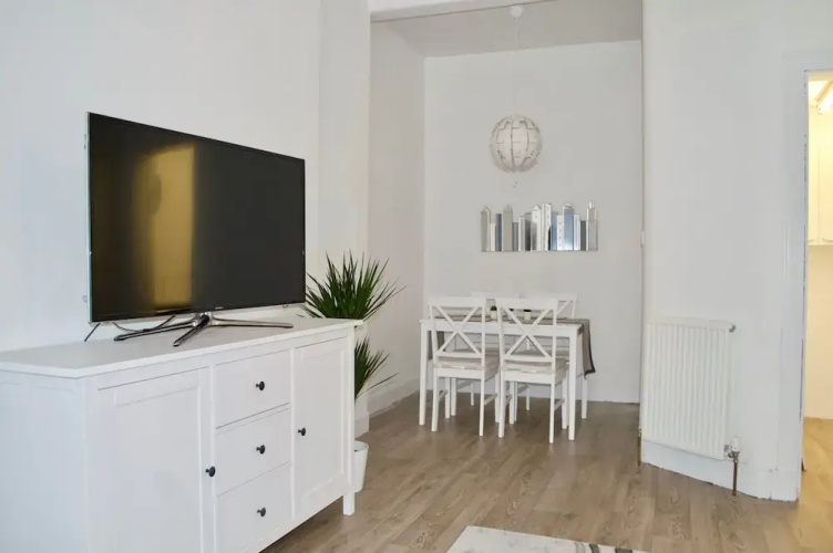 Bright And Modern 1 Bedroom Flat