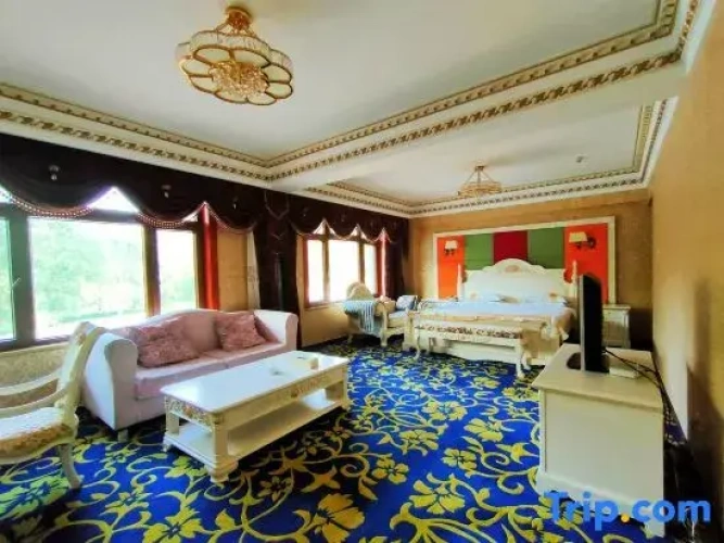 Standard Triple Family room