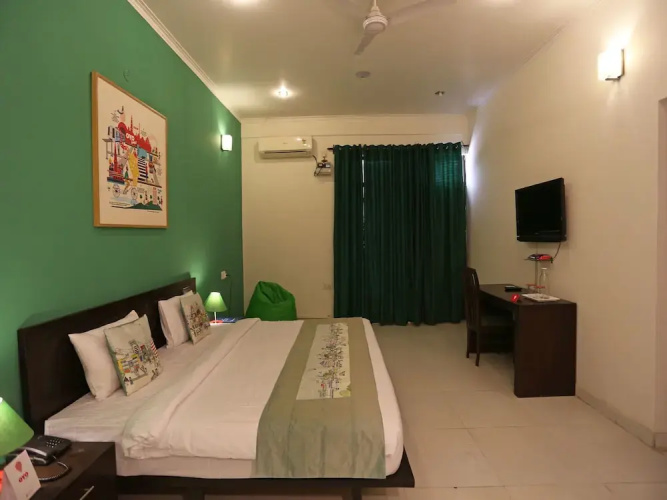 OYO Flagship Noida Expressway NSEZ