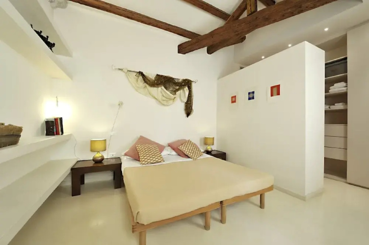 Venice Rialto Apartment With Balcony